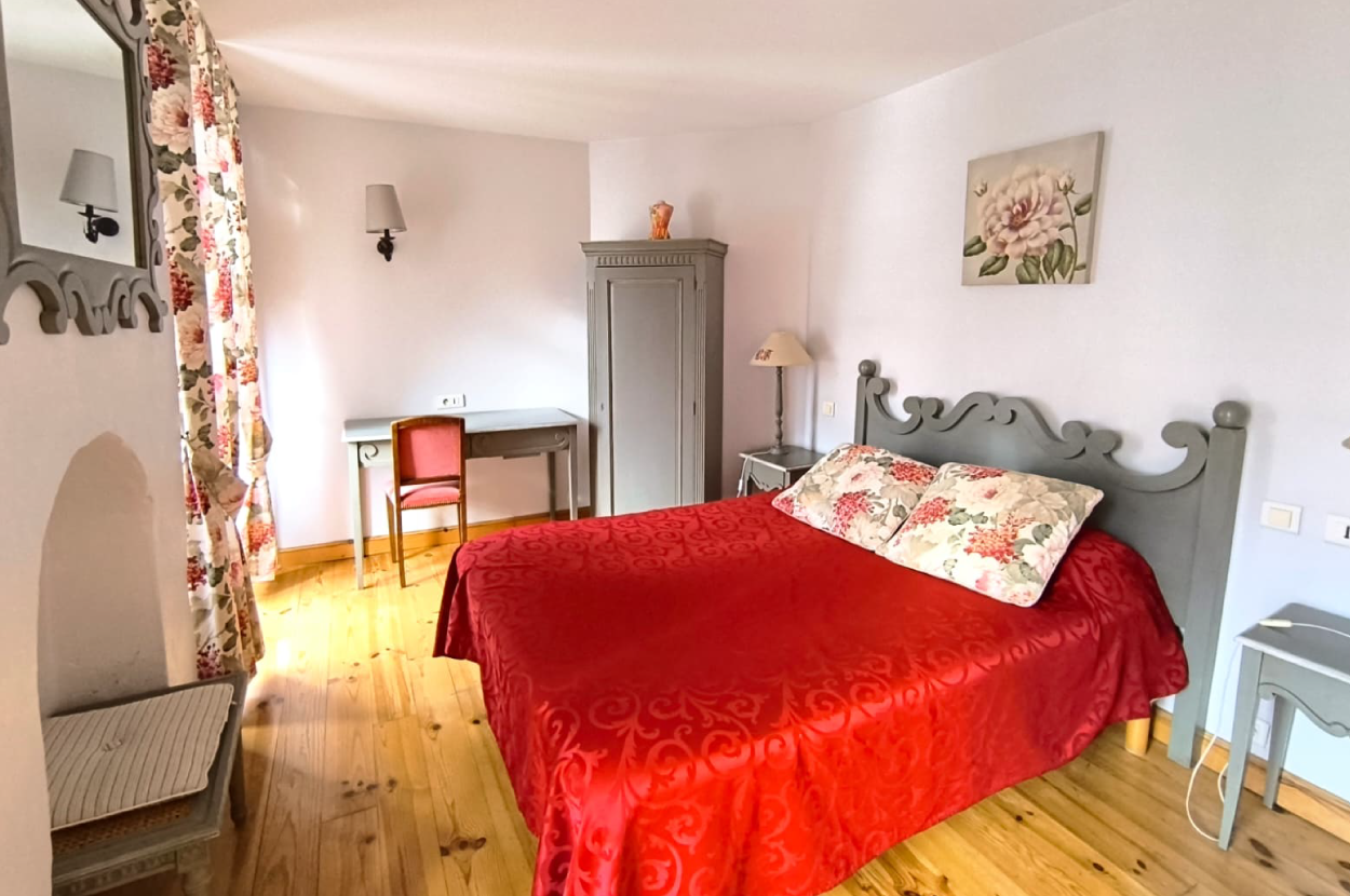 Dormir au centre ville Oloron, Dormir au centre ville Pyrénées béarnaises, Hôtel Oloron, Hôtel Pyrénées béarnaises, Meilleur hôtel Oloron, Meilleur hôtel Pyrénées béarnaises, Nuit insolite Oloron, Nuit insolite Pyrénées béarnaises, Suite business Oloron, Suite business Pyrénées béarnaises